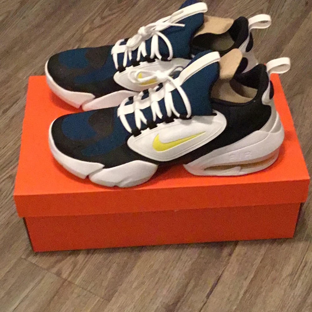 Nike Air Max Alpha Savage